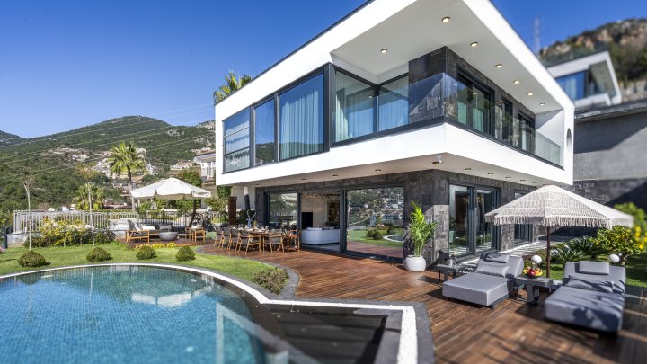 Ultra-Luxurious Villas in Chic Tepe