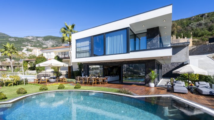 Ultra-Luxurious Villas in Chic Tepe
