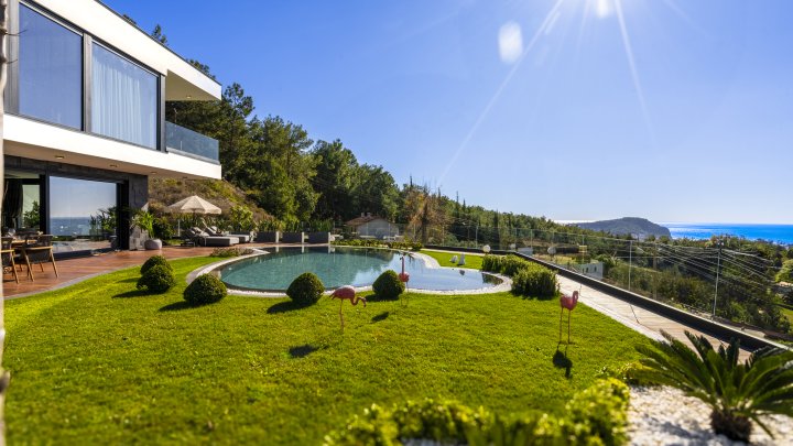 Ultra-Luxurious Villas in Chic Tepe