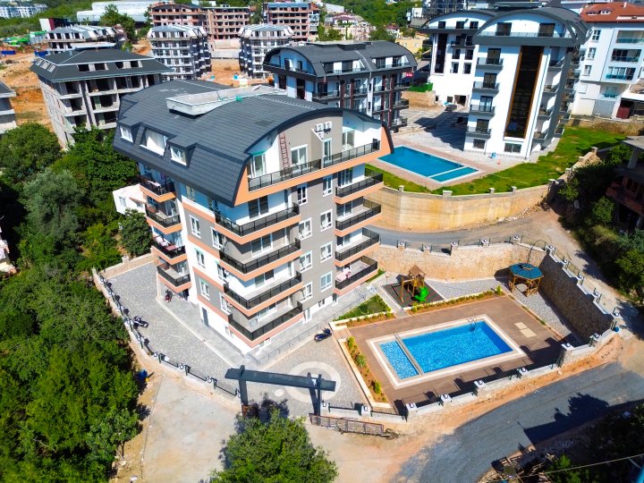 Invest in Alanya Oba Apartments: Pool, 1.5 km to City Center