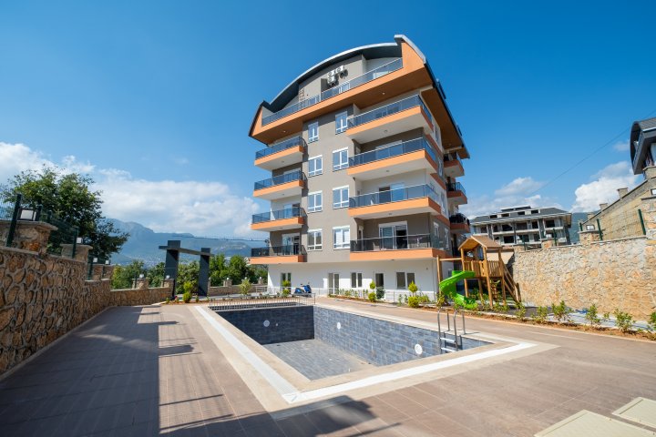 Invest in Alanya Oba Apartments: Pool, 1.5 km to City Center