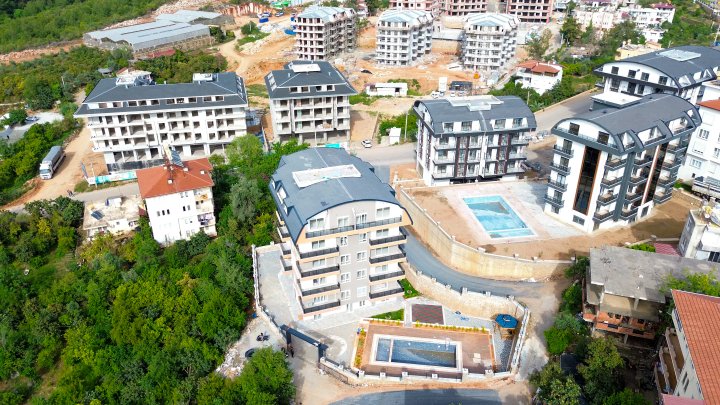 Invest in Alanya Oba Apartments: Pool, 1.5 km to City Center