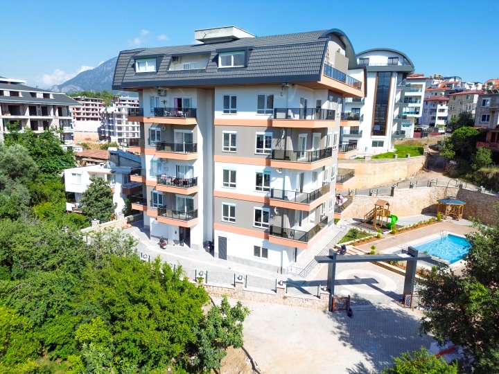 Invest in Alanya Oba Apartments: Pool, 1.5 km to City Center