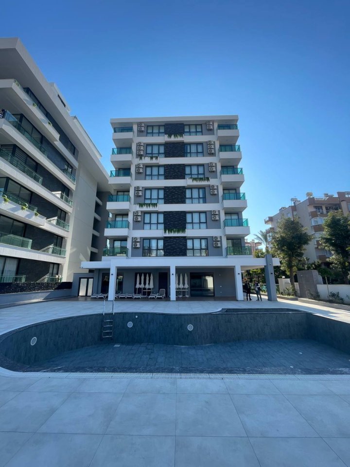 1-Bedroom Apartment for Sale in Central Alanya with Pool, Close to the Sea