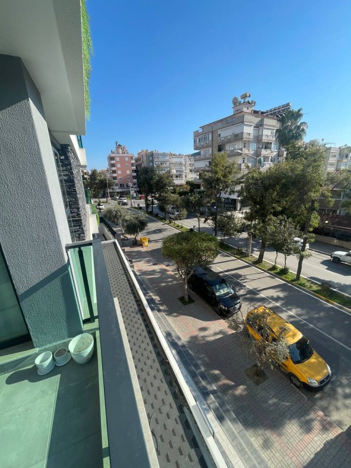 1-Bedroom Apartment for Sale in Central Alanya with Pool, Close to the Sea